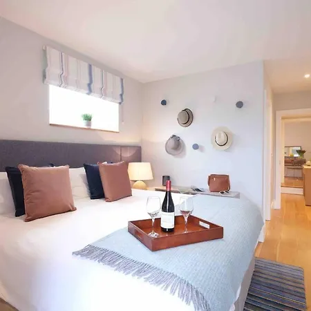 Luxurious Apartment, 180° Beach Views & Parking St Ives  Exterior photo