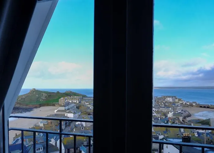 Luxurious Apartment, 180° Beach Views & Parking