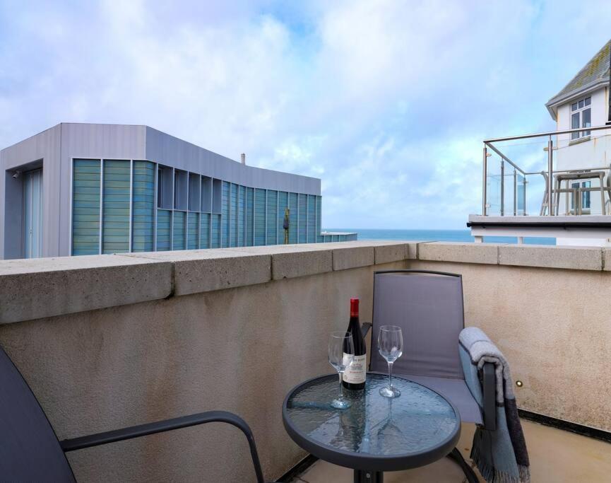 Luxurious Apartment, 180° Views & Parking Апартаменты Сент-Айвс
