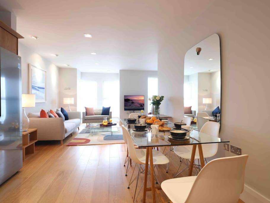 Apartment Luxurious Apartment, 180° Views & Parking *